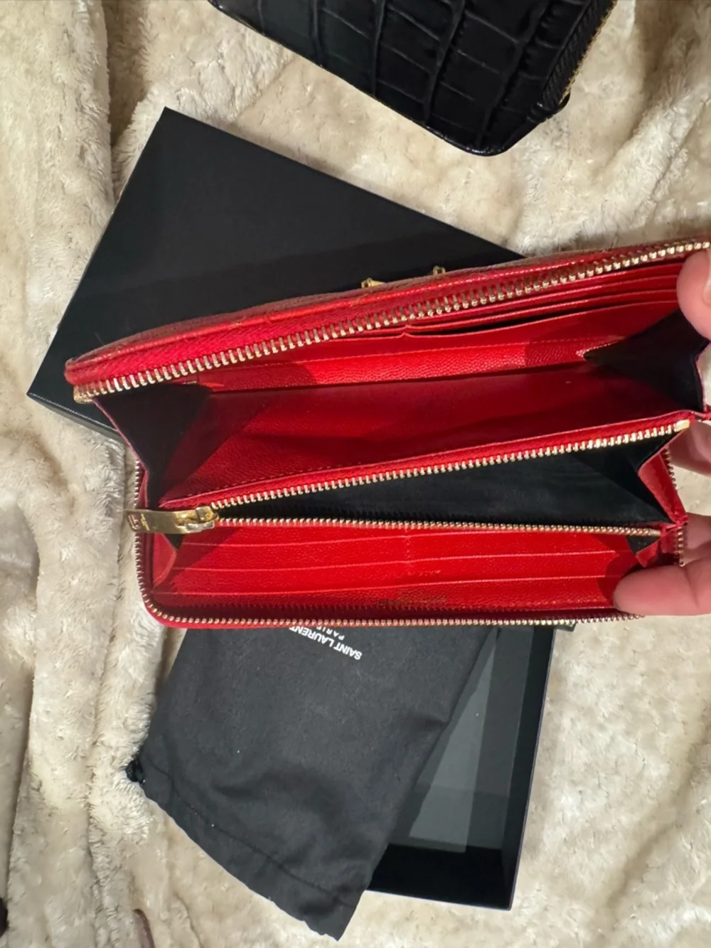 Saint Laurent Red Quilted Card Holder with Gold YSL Logo - Picture 3 of 5
